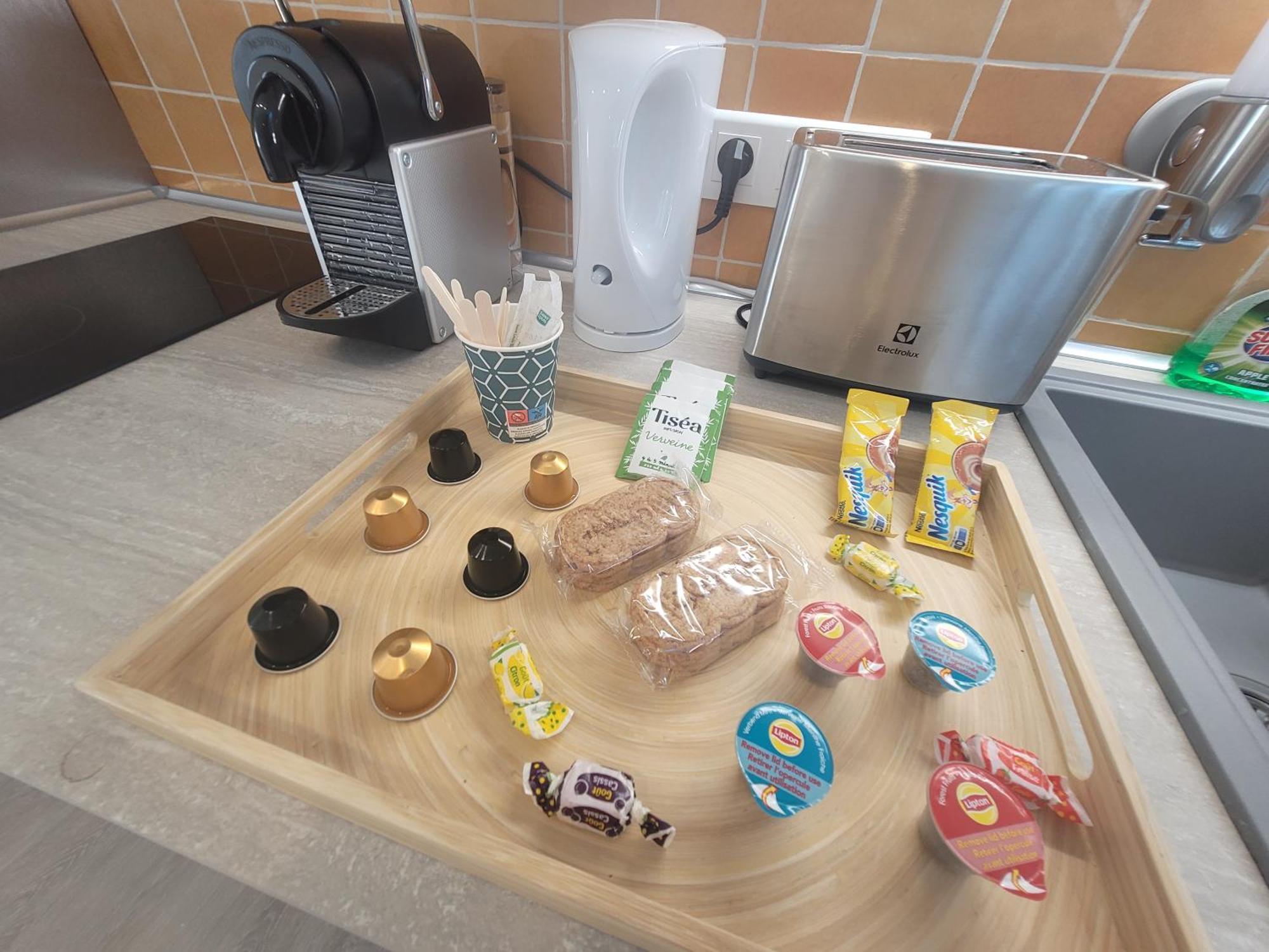 Soleil D'Ete - Netflix & Wifi - Balcon - Climatisation - Parking Gratuit - Check-In 24H24 - Emplacement Velos - Goodmarning Châlons-en-Champagne Zewnętrze zdjęcie